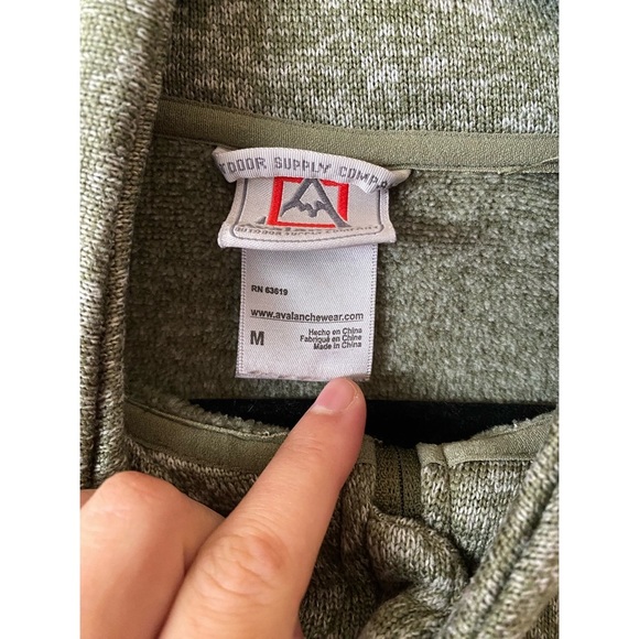 Women’s Avalanche Peak 1/4 Zip Mock Neck Pullover - Picture 3 of 4